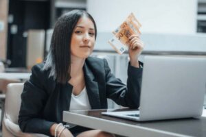 Queste ultime, infatti, si avvalgono di sondaggi per prendere decisioni strategiche informate.