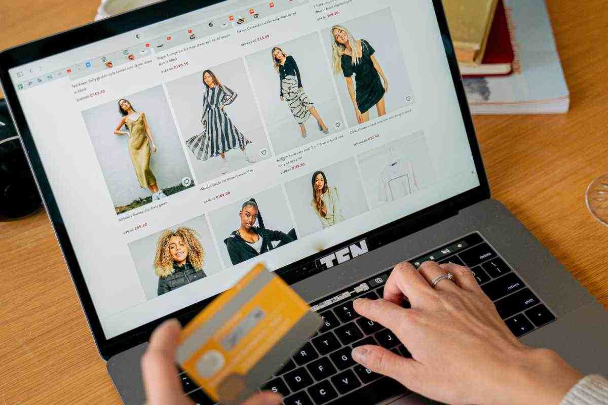 Shopping online rischi sanzioni