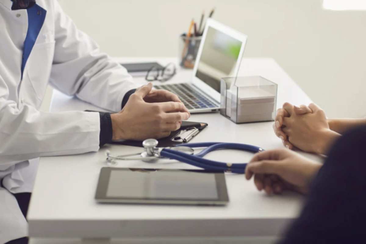 I medici di famiglia in Italia non guadagnano solo attraverso il loro stipendio e le prestazioni. Essi possono anche beneficiare di vari incentivi e vantaggi,