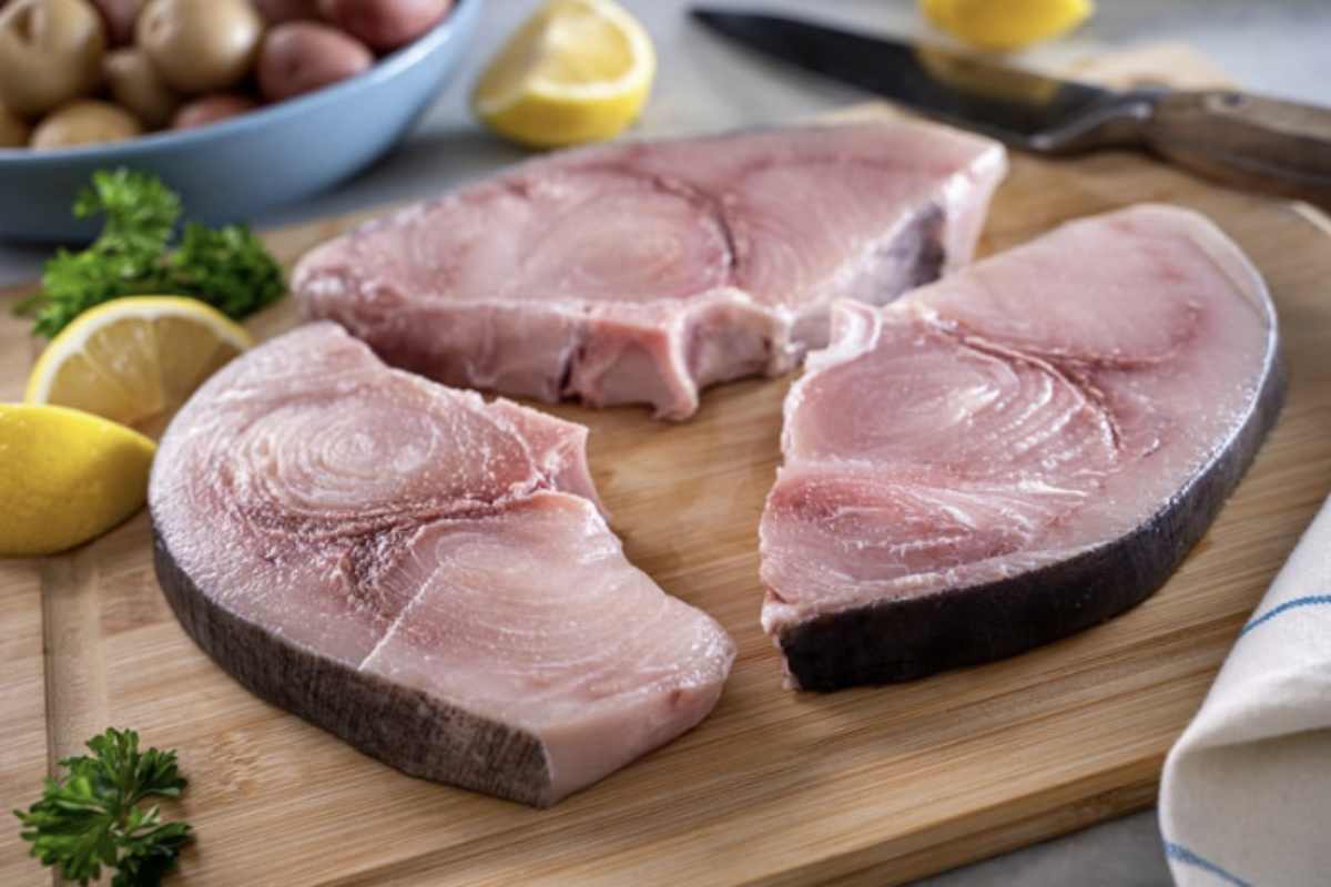 Mangiare pesce fresco è un’abitudine lodata per i suoi benefici nutrizionali, ma non tutte le varietà sono sicure.