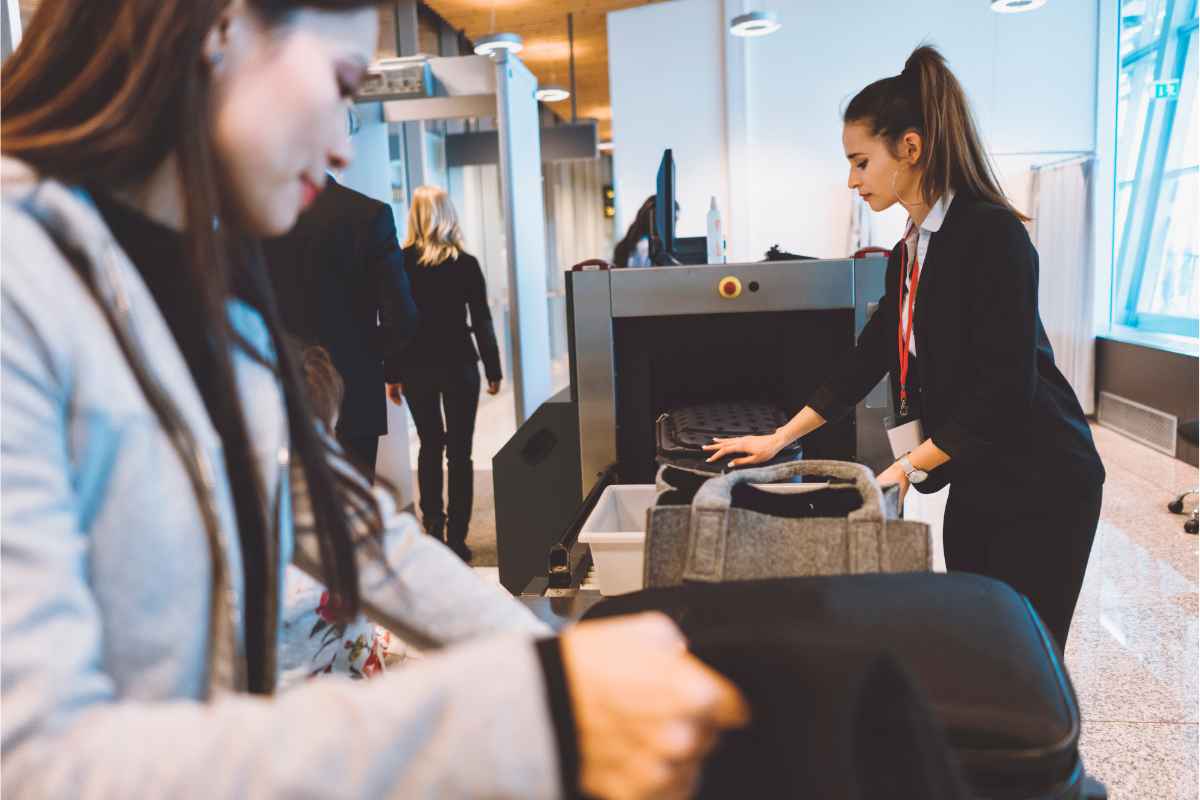 Controlli sicurezza aeroporto