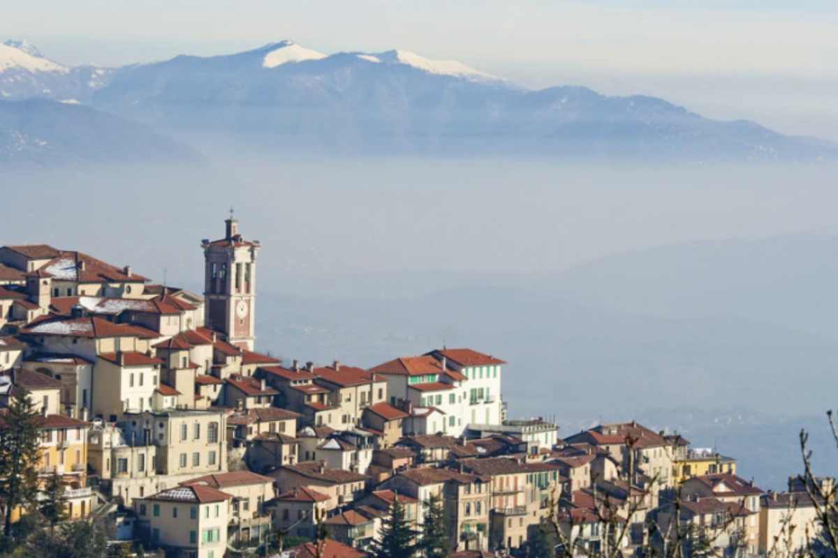 Il bando di Varese rappresenta una strategia che riconosce l'importanza di un ambiente lavorativo stimolante e di una qualità della vita elevata