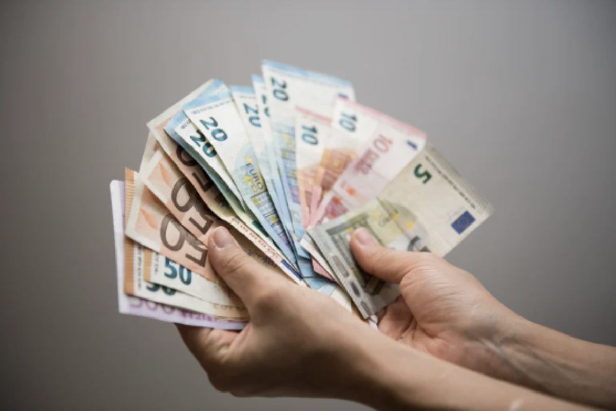 A livello globale, le retribuzioni degli ingegneri informatici mostrano differenze marcate rispetto al mercato italiano